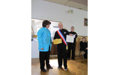 LINDER SALIHA RECOMPENSEE PAR LA PALME D'OR